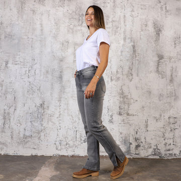 Jean Recto Tajos Gris