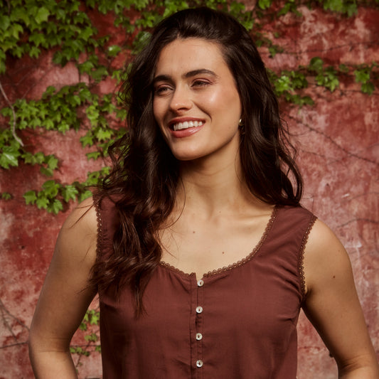 Musculosa Maria Marron