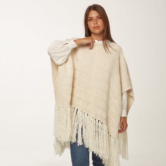 Poncho Flor de Liz Natural